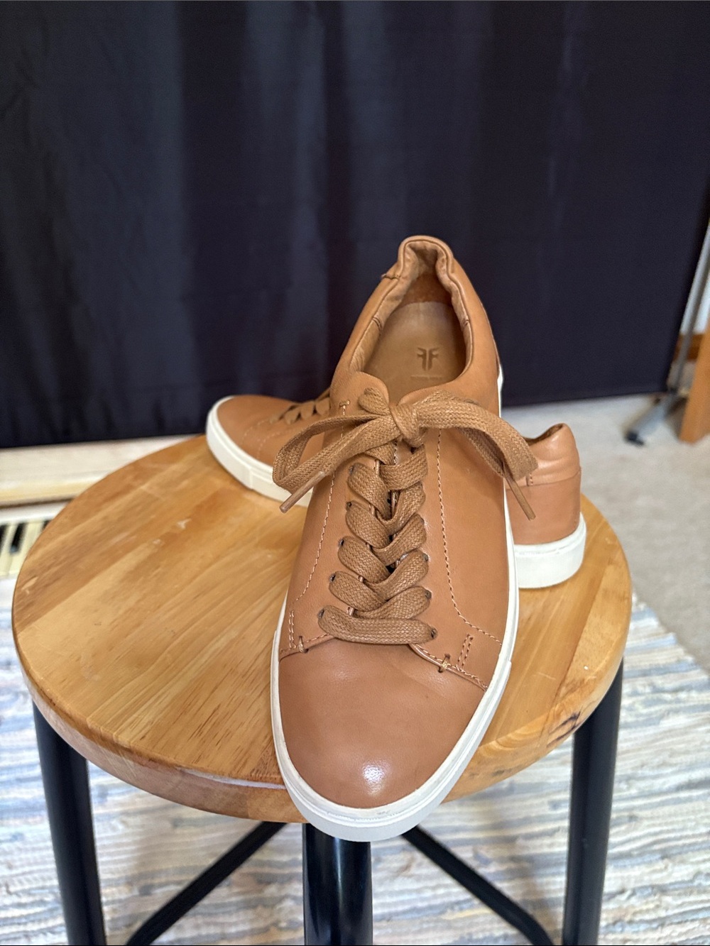 Frye leather sneakers 6.5 - Picture 2 of 5